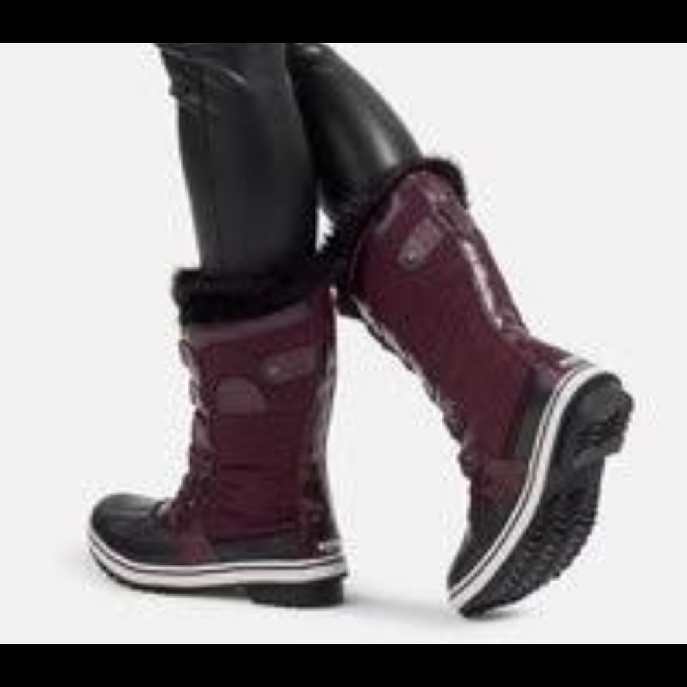 Sorel Tofino II Winter Boots Epic Plum Faux Fur Lined Quilted Waterproof Size 6